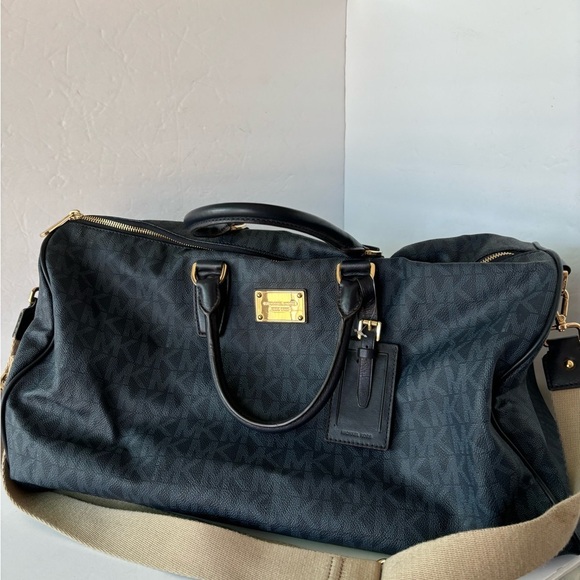 Michael Kors EUC Navy Printed Canvas Duffel Bag. - Picture 9 of 11